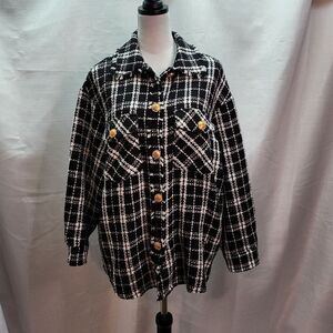 Urban Daizy Black and White Plaid Button Close Shacket Size Medium